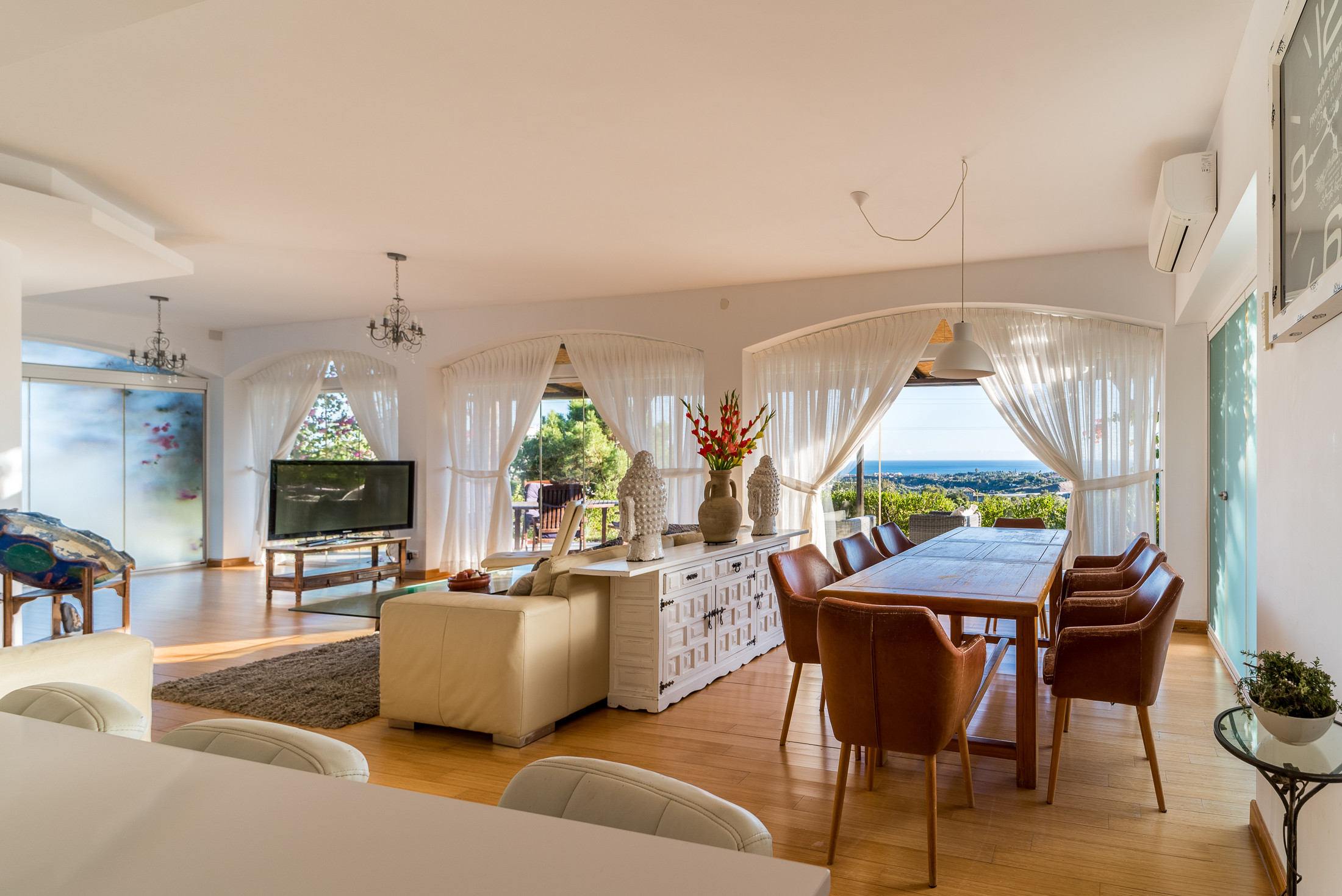 7 Bedroom Villa in Estepona - Photo 3