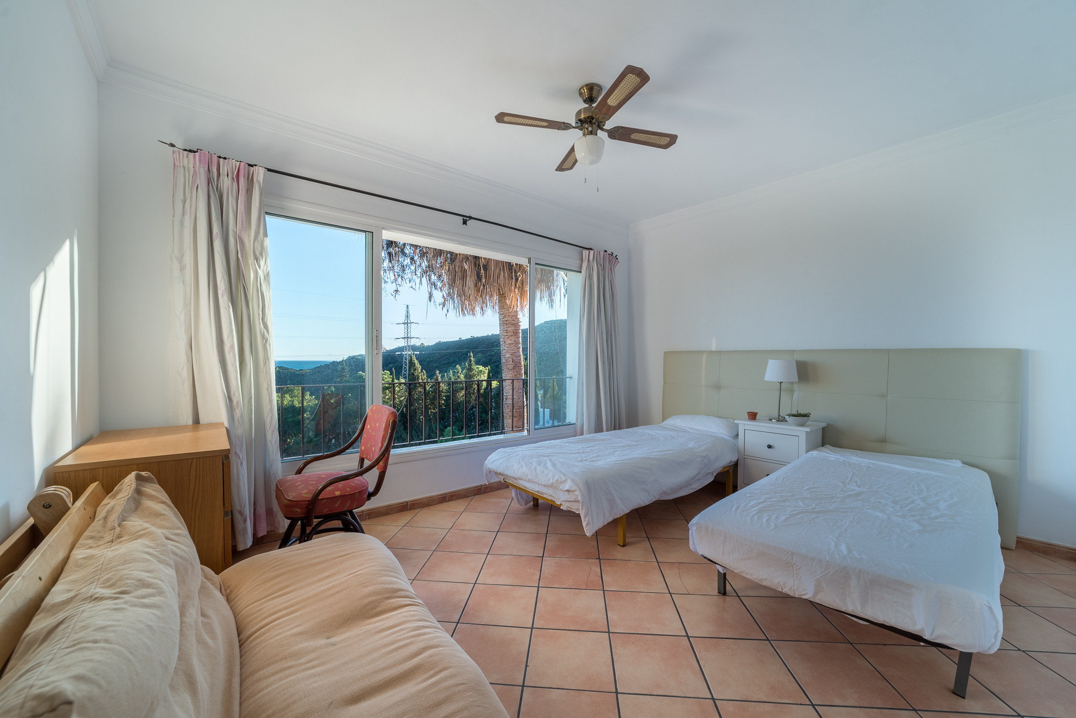7 Bedroom Villa in Estepona - Photo 30