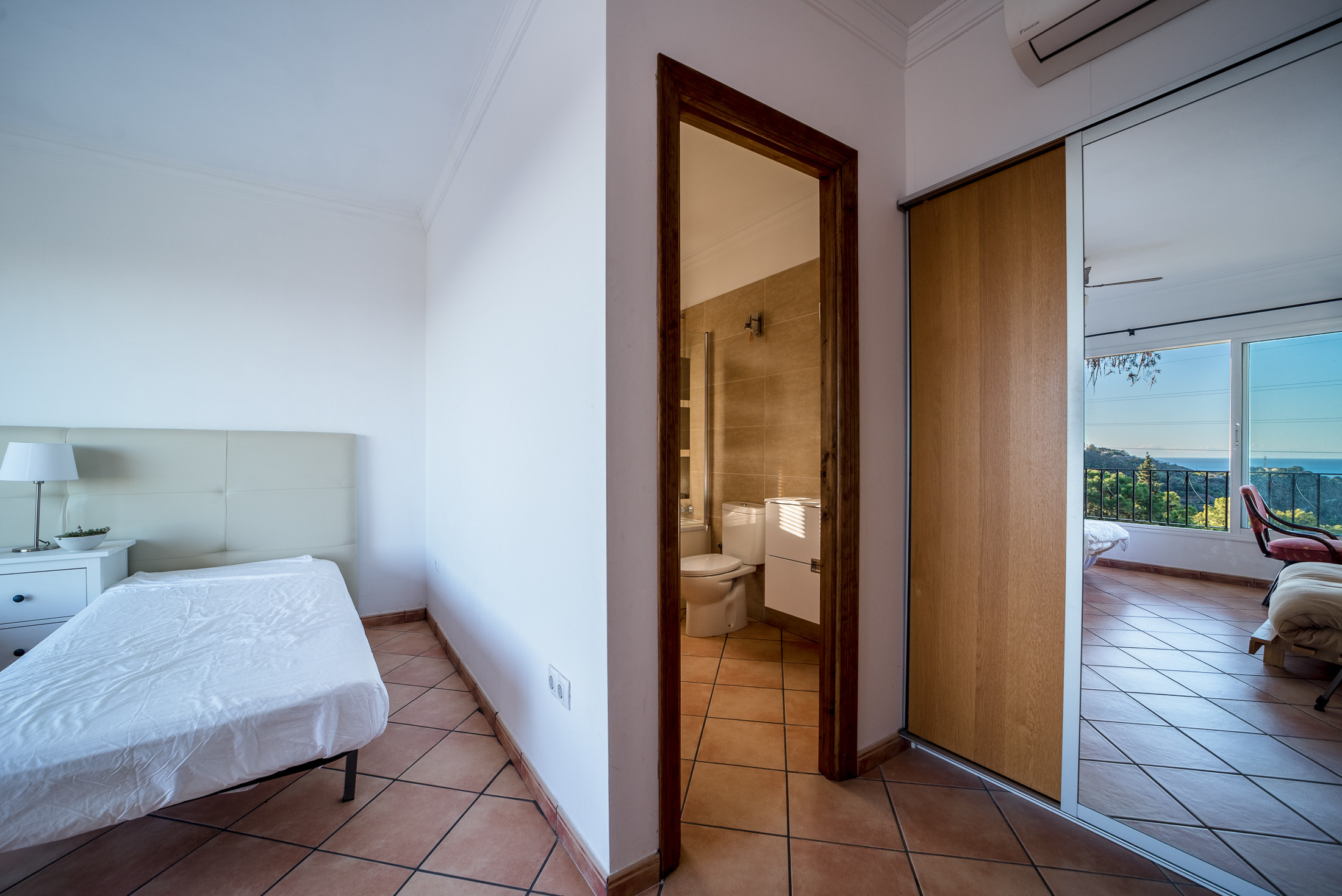 7 Bedroom Villa in Estepona - Photo 34