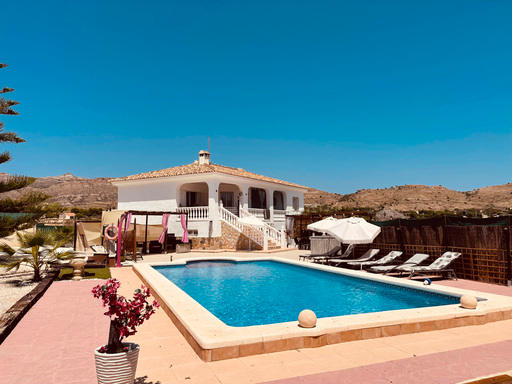 Villa in Moralet