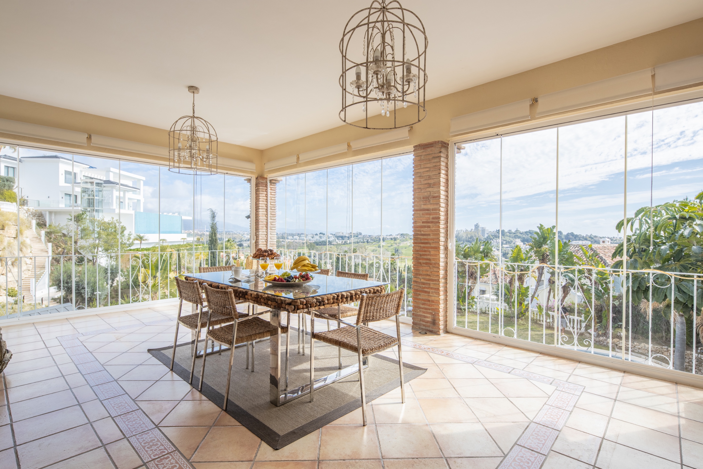 6 Bedroom Villa in Estepona - Photo 8