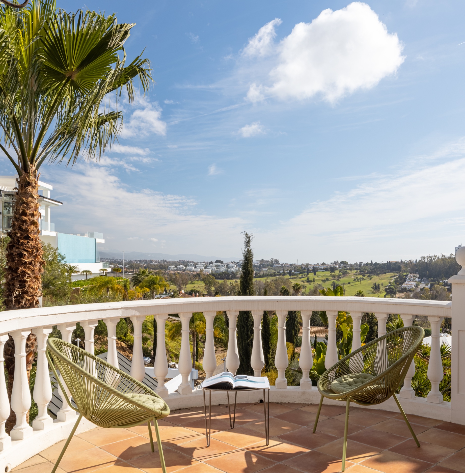 6 Bedroom Villa in Estepona - Photo 5