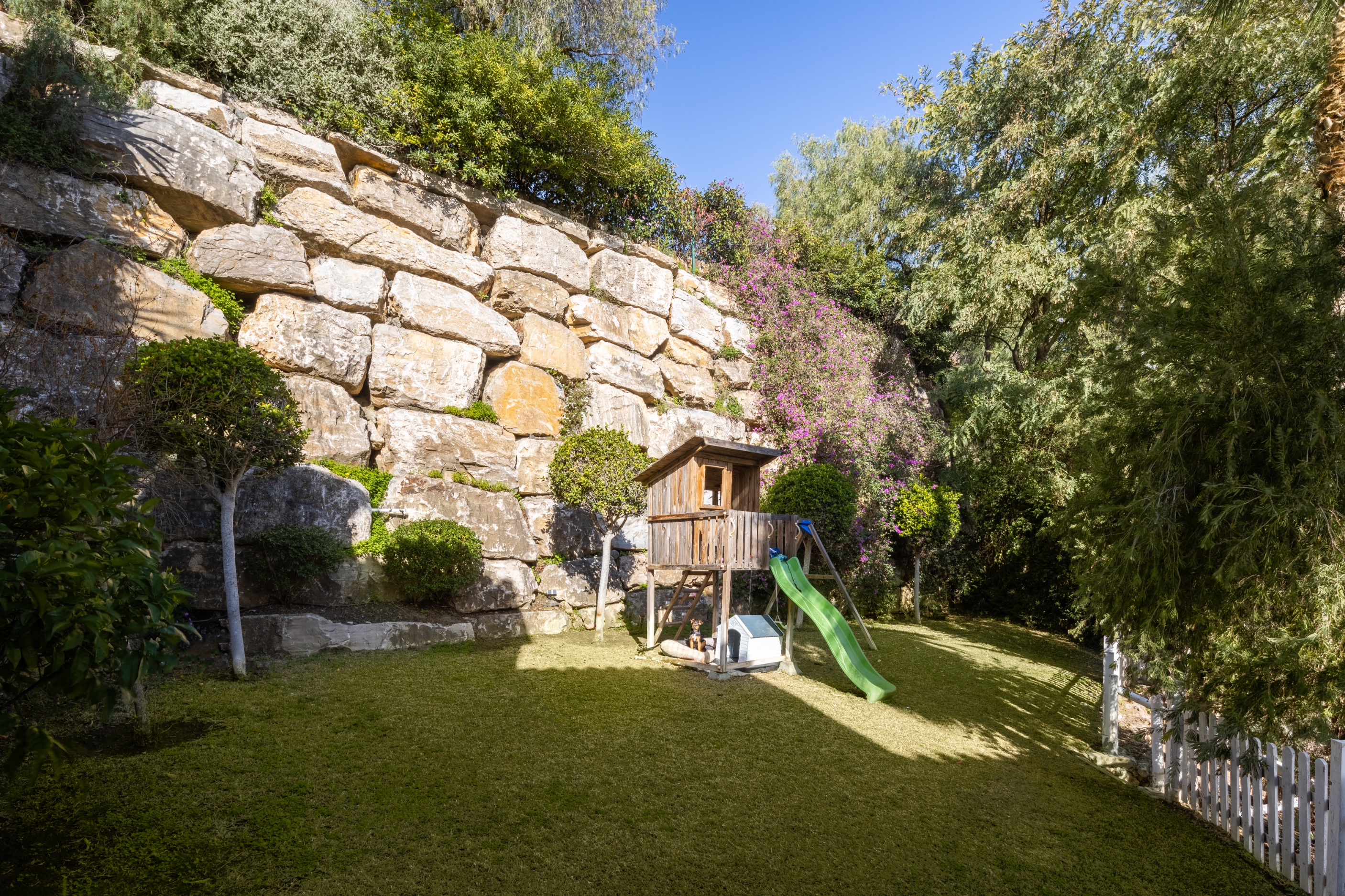6 Bedroom Villa in Estepona - Photo 2