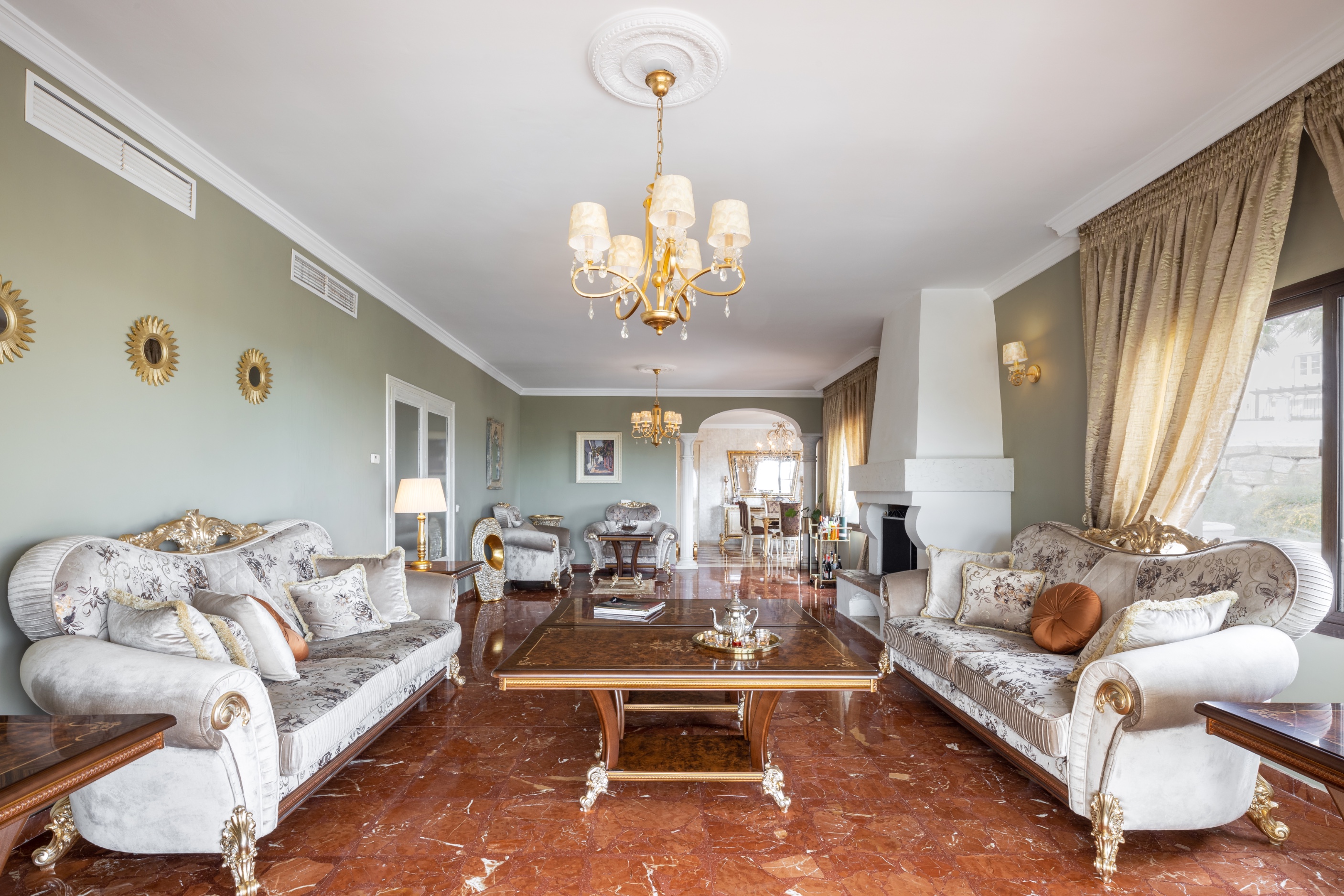 6 Bedroom Villa in Estepona - Photo 9
