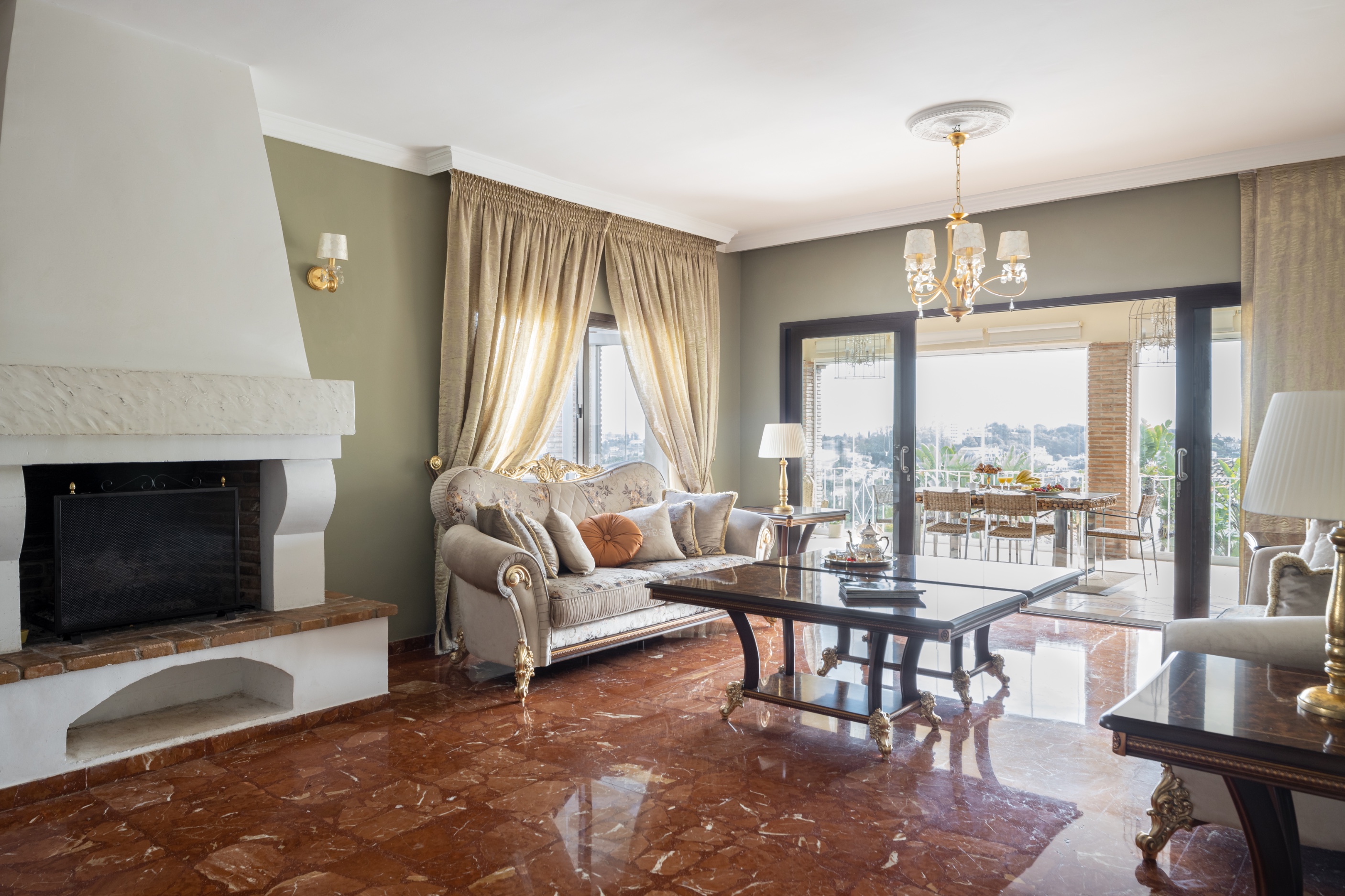 6 Bedroom Villa in Estepona - Photo 7