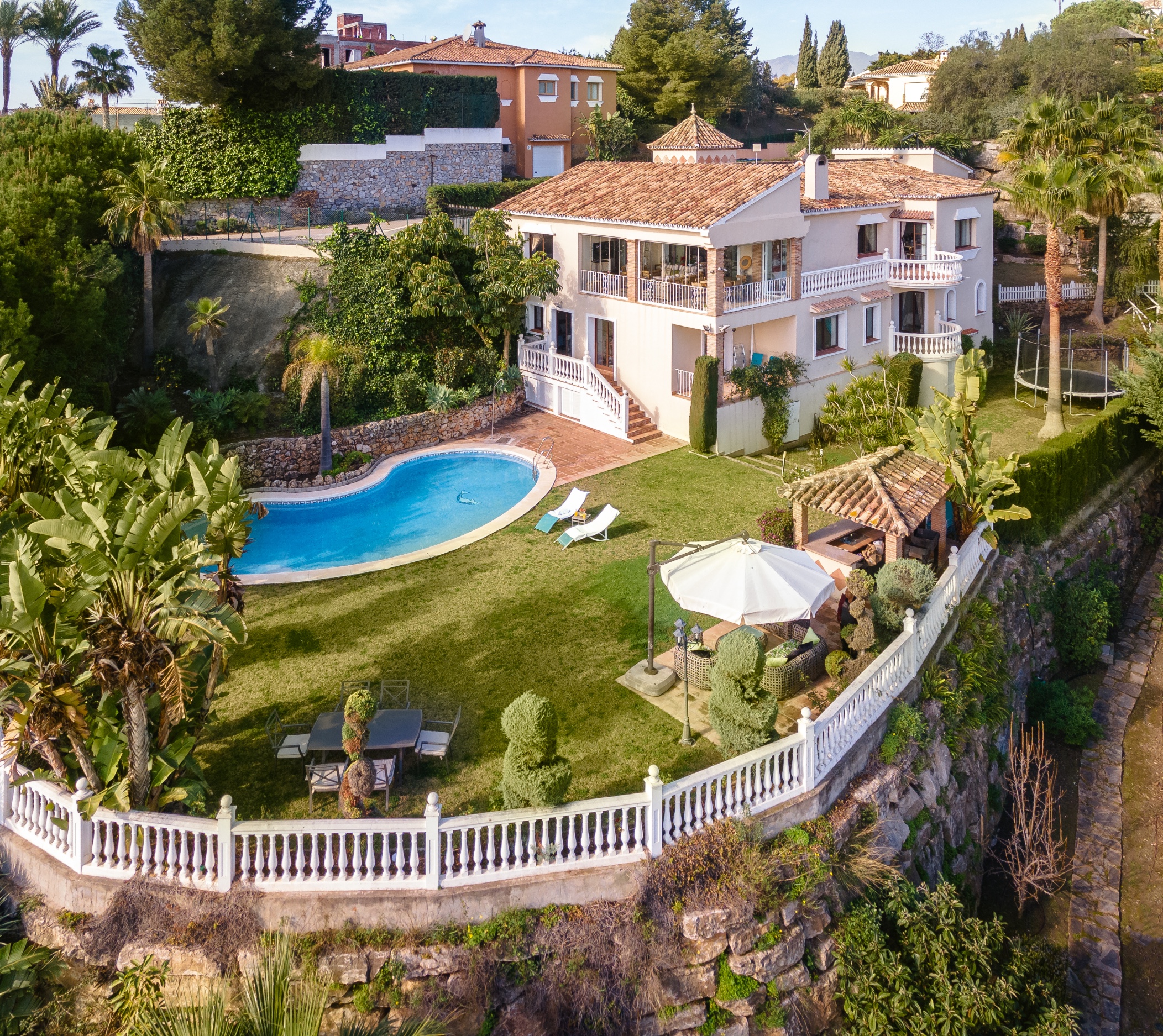 6 Bedroom Villa in Estepona - Photo 26