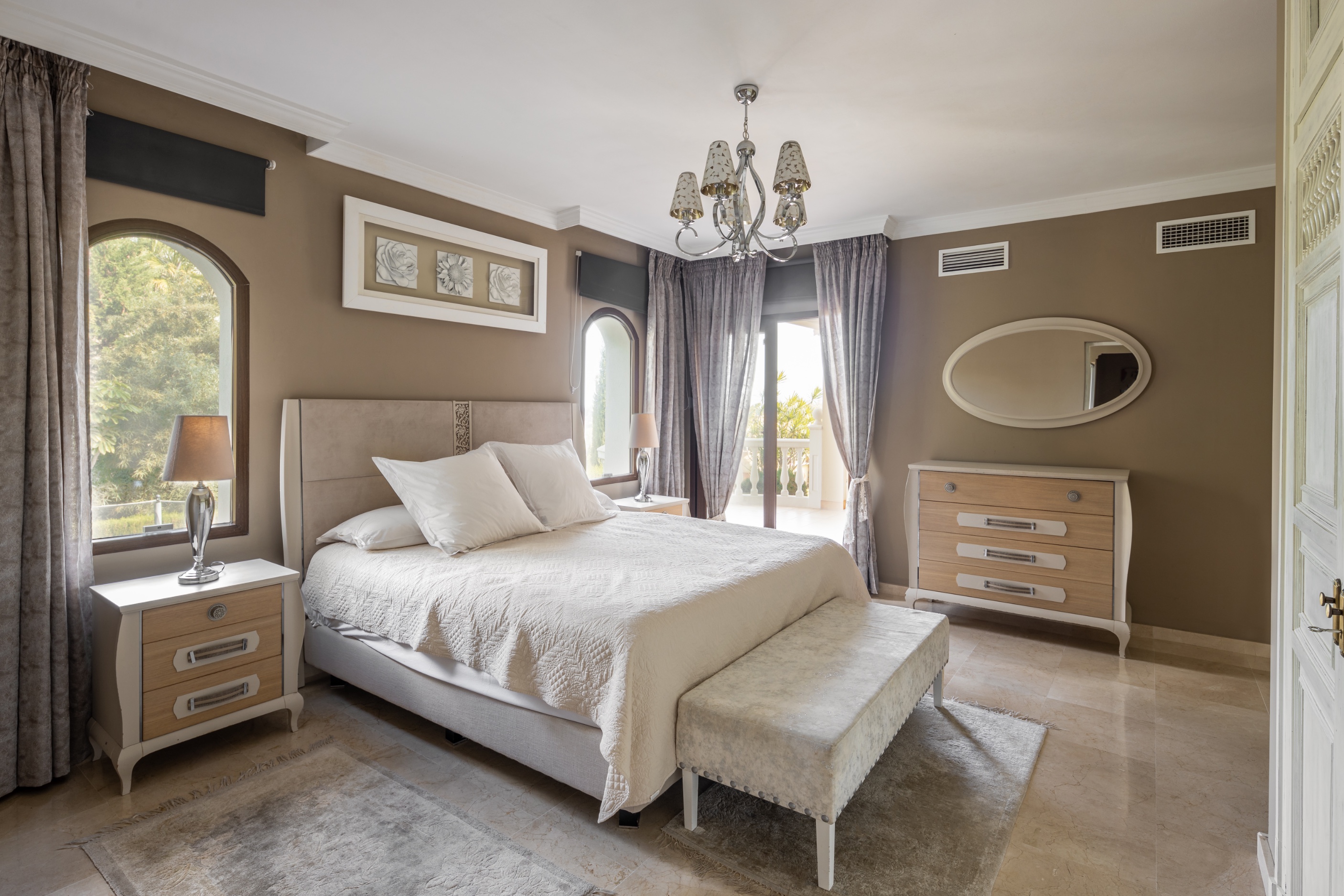 6 Bedroom Villa in Estepona - Photo 14