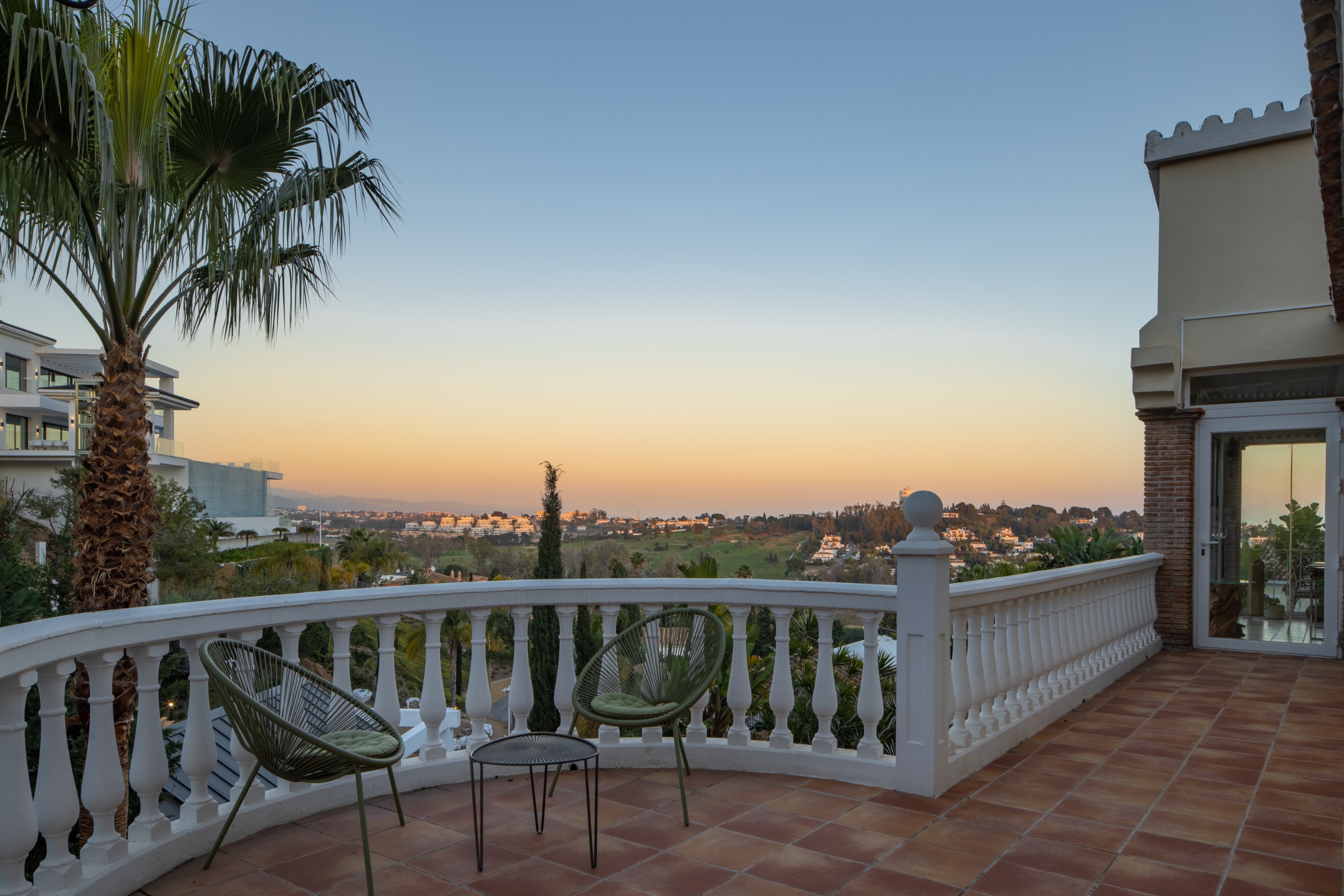 6 Bedroom Villa in Estepona - Photo 22