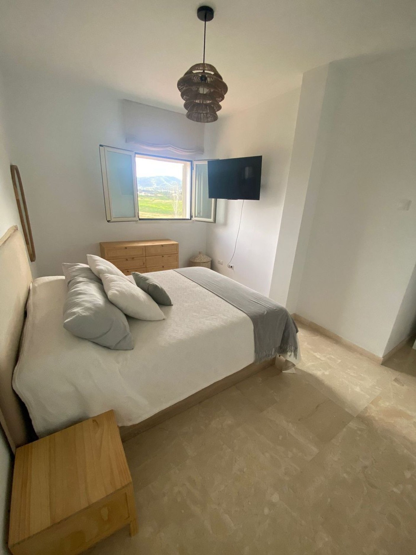 2 Bedroom Penthouse in Alhaurín de la Torre - Photo 12
