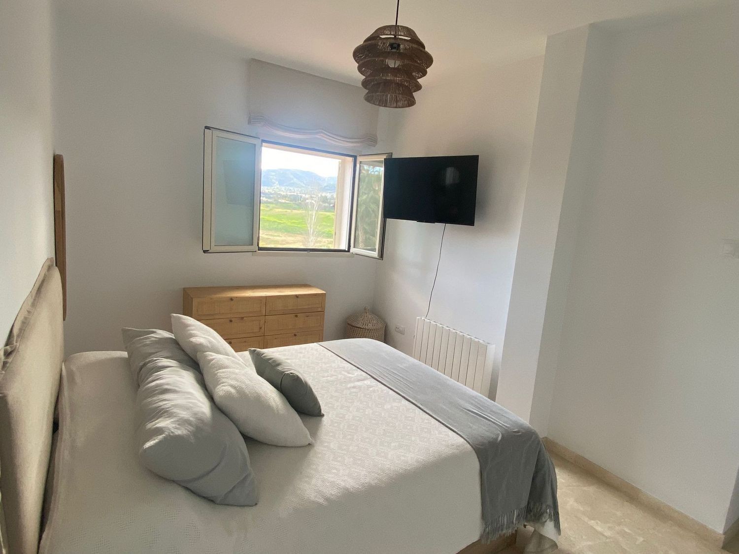 2 Bedroom Penthouse in Alhaurín de la Torre - Photo 17