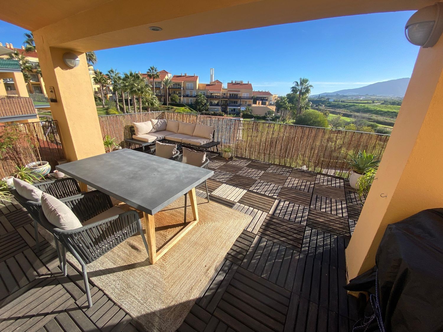 2 Bedroom Penthouse in Alhaurín de la Torre - Photo 3