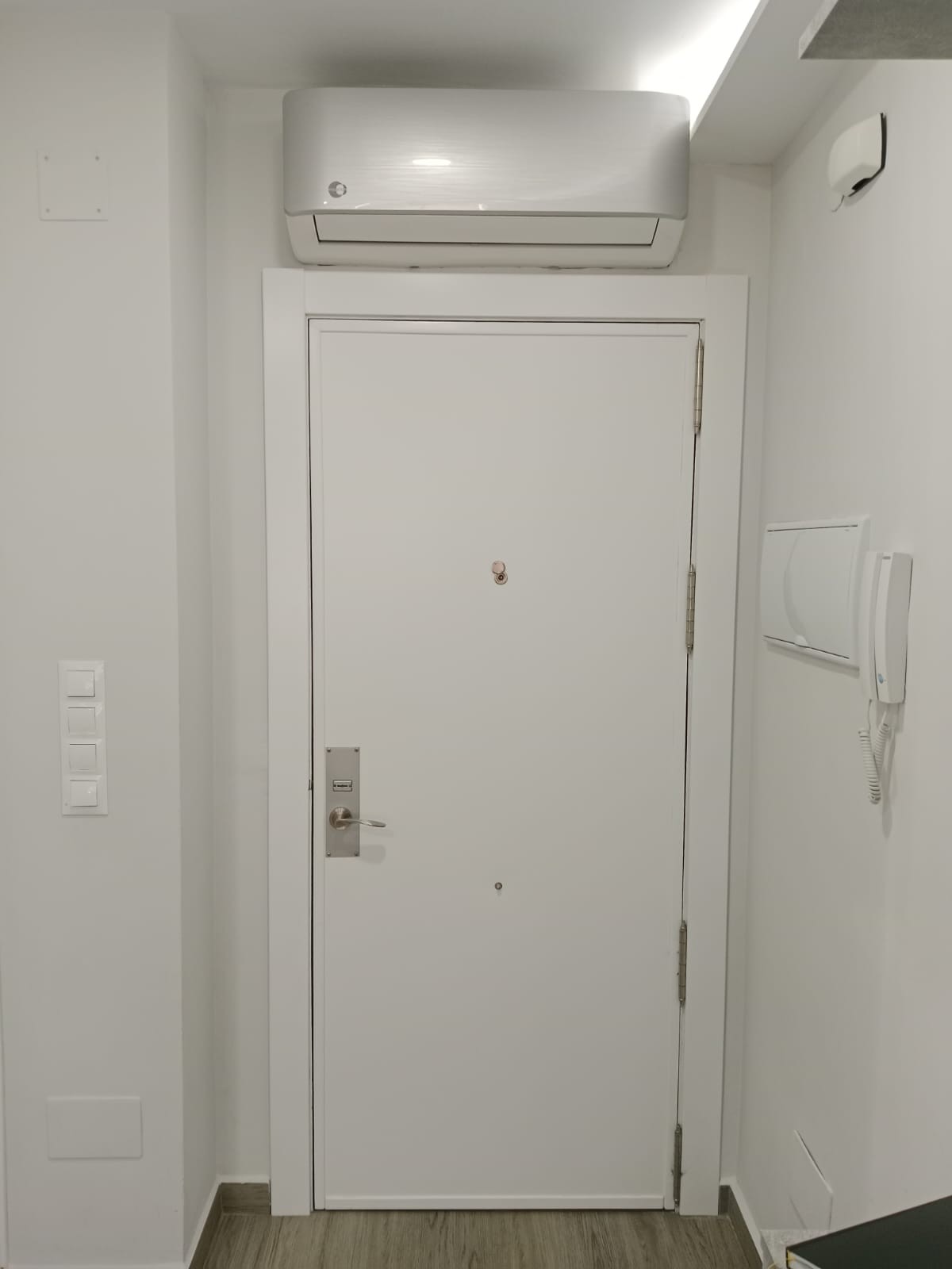 3 Bedroom Apartment in Torremolinos - Photo 3