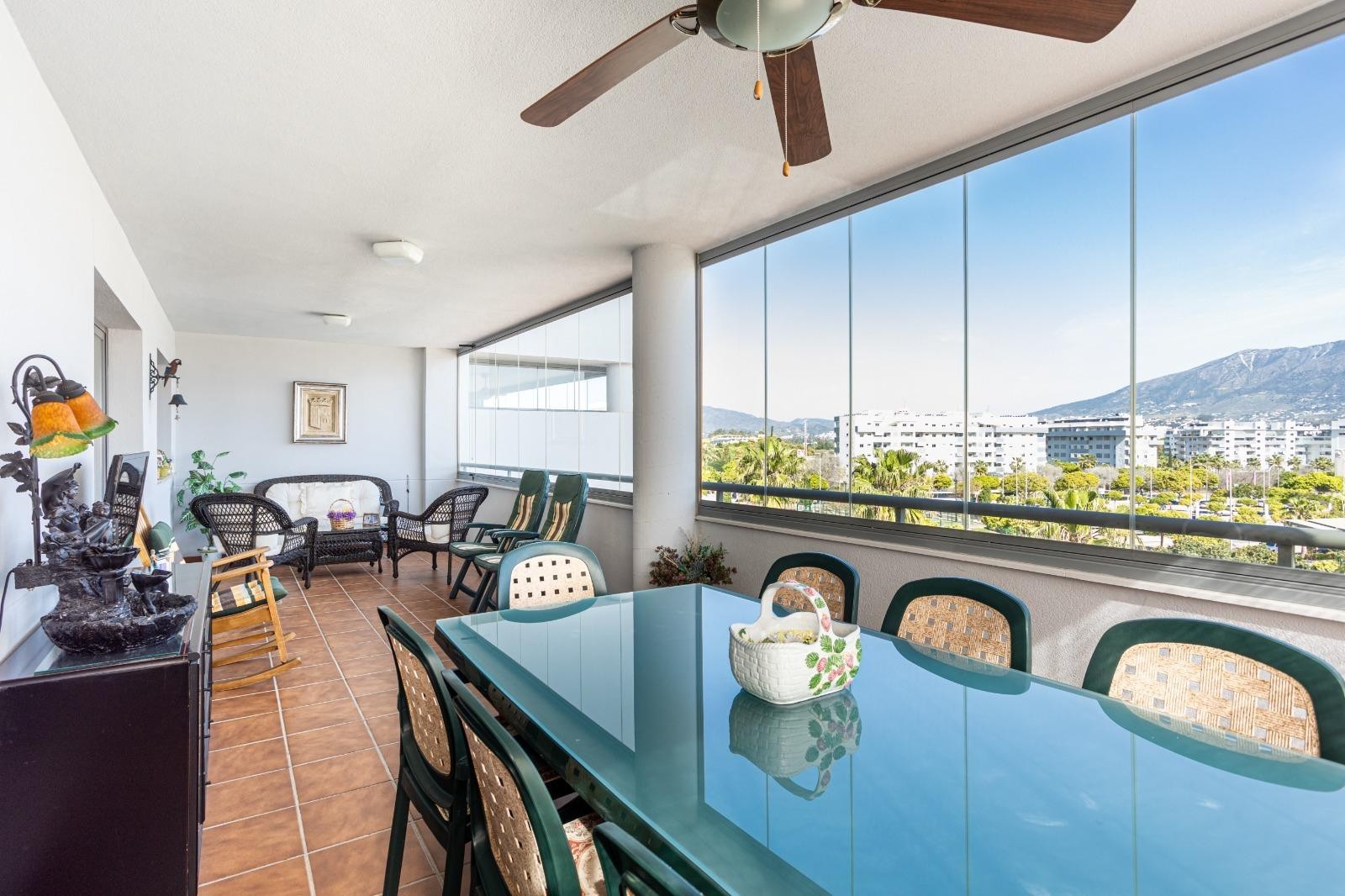 Apartment in Avenida de la Incarnacion 10