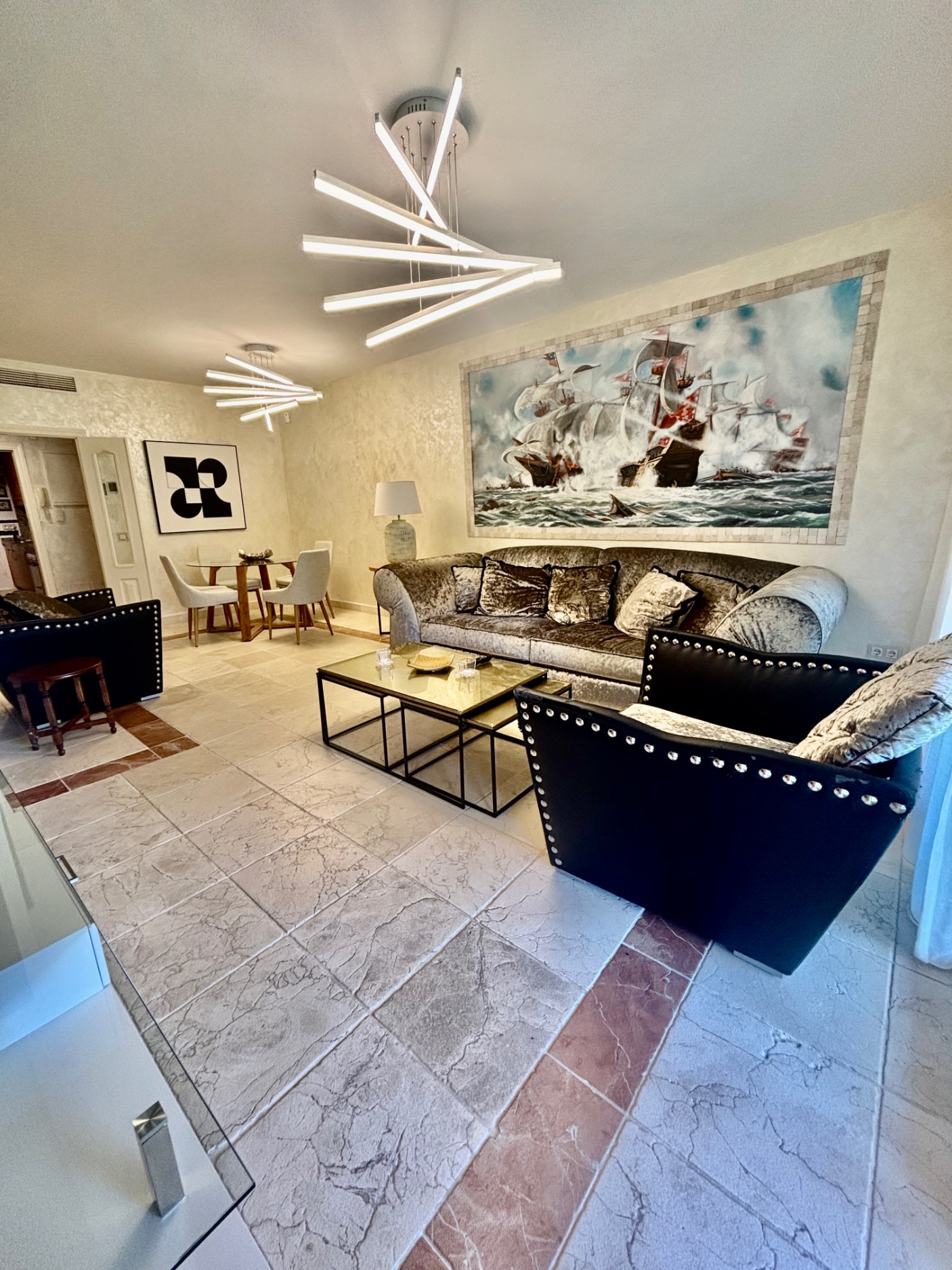 2 Bedroom Apartment in Benahavís - Photo 13