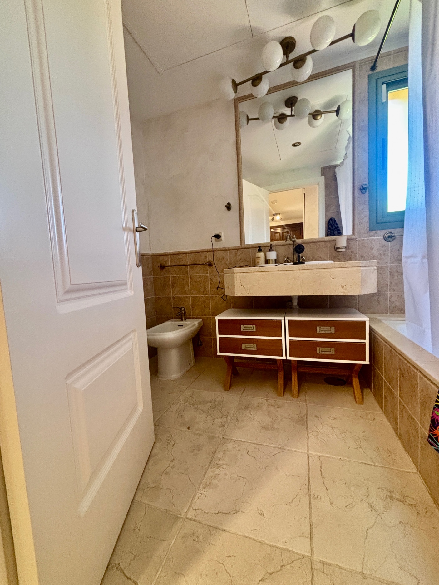 2 Bedroom Apartment in Benahavís - Photo 7