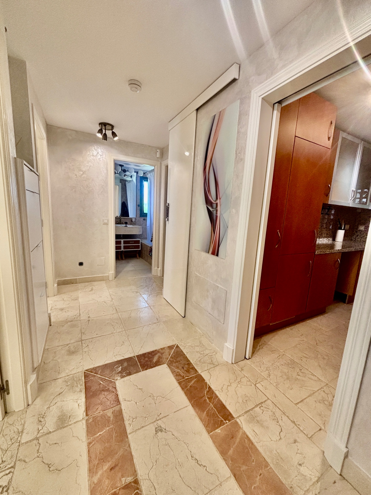 2 Bedroom Apartment in Benahavís - Photo 12
