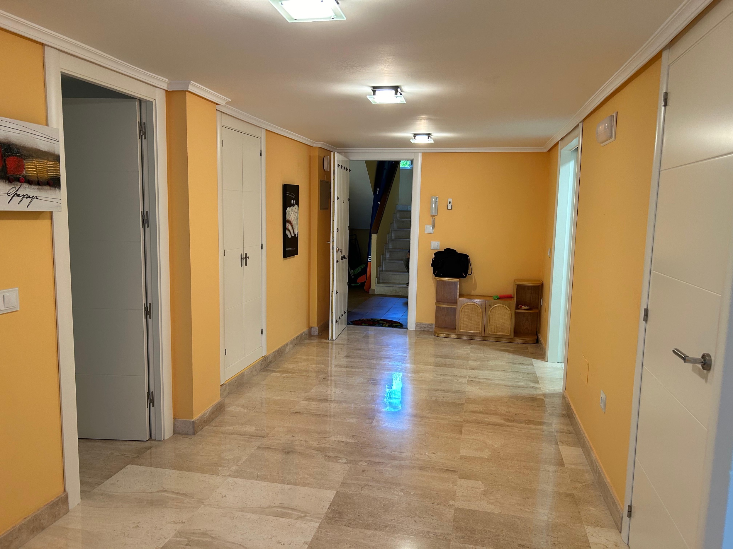 2 Bedroom Apartment in Marbella - Photo 4