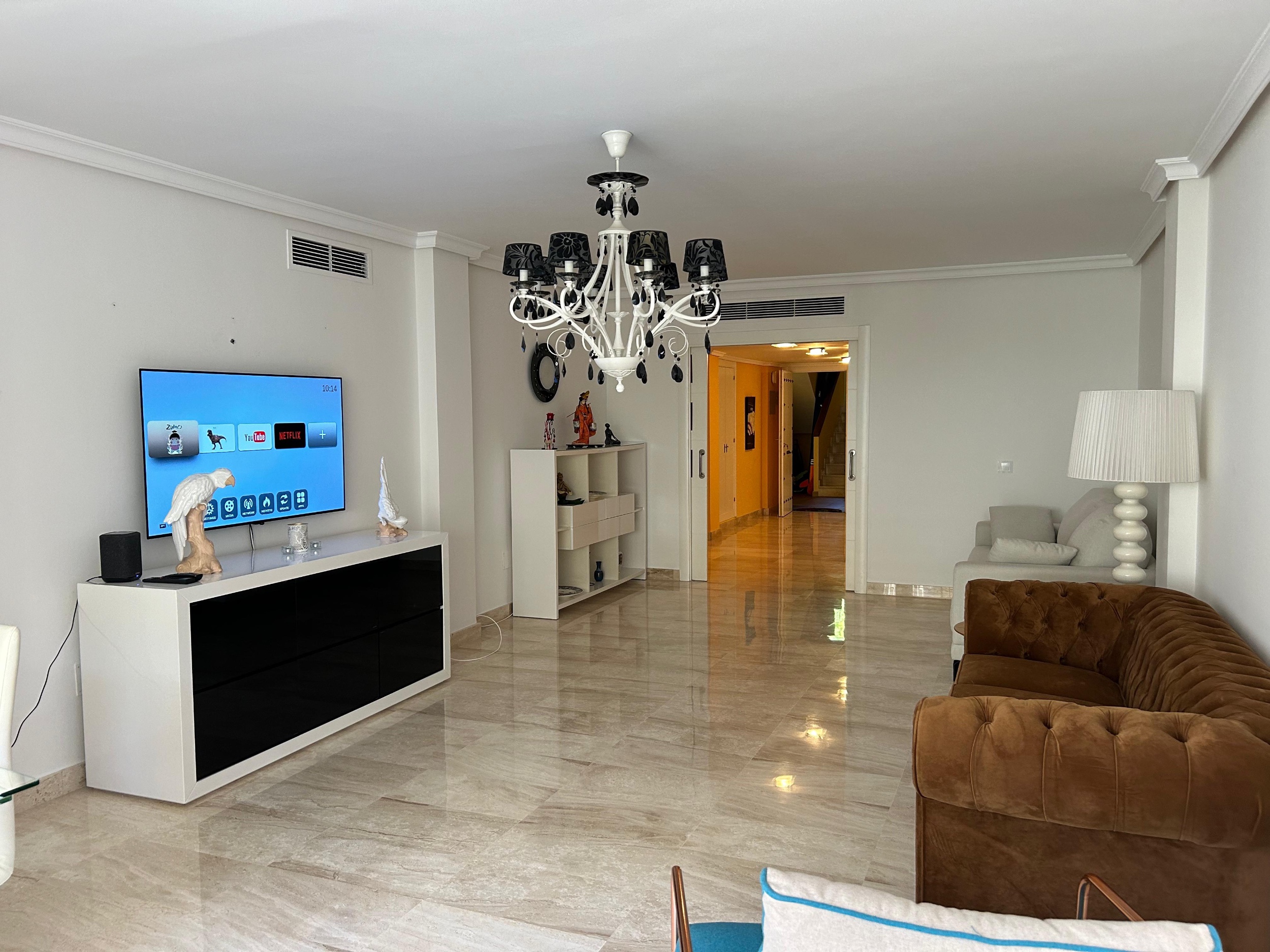 2 Bedroom Apartment in Marbella - Photo 2