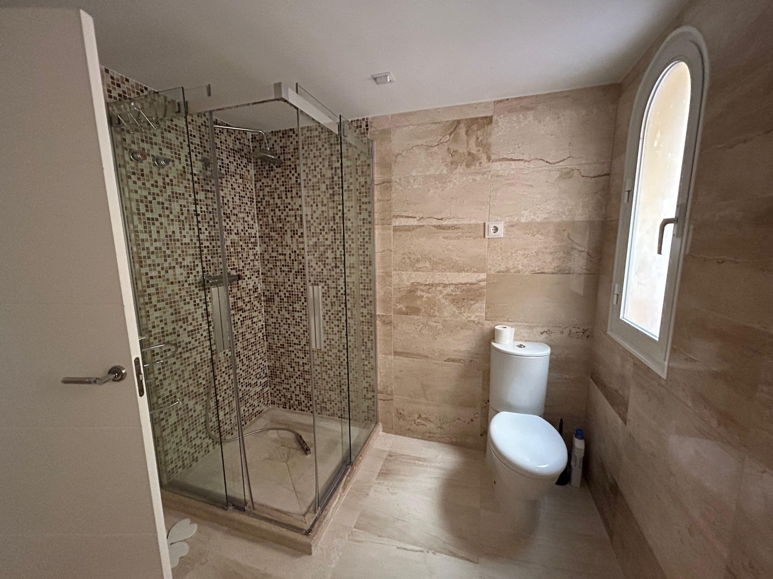 2 Bedroom Apartment in Marbella - Photo 20
