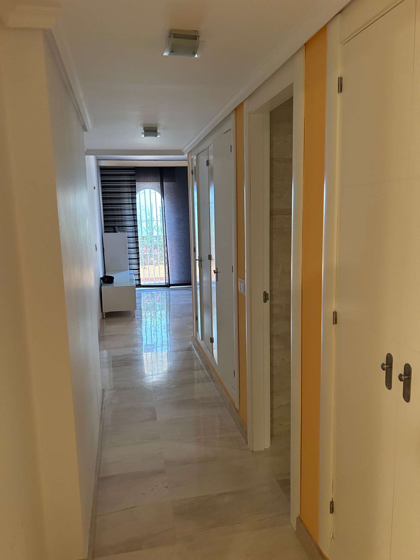 2 Bedroom Apartment in Marbella - Photo 10