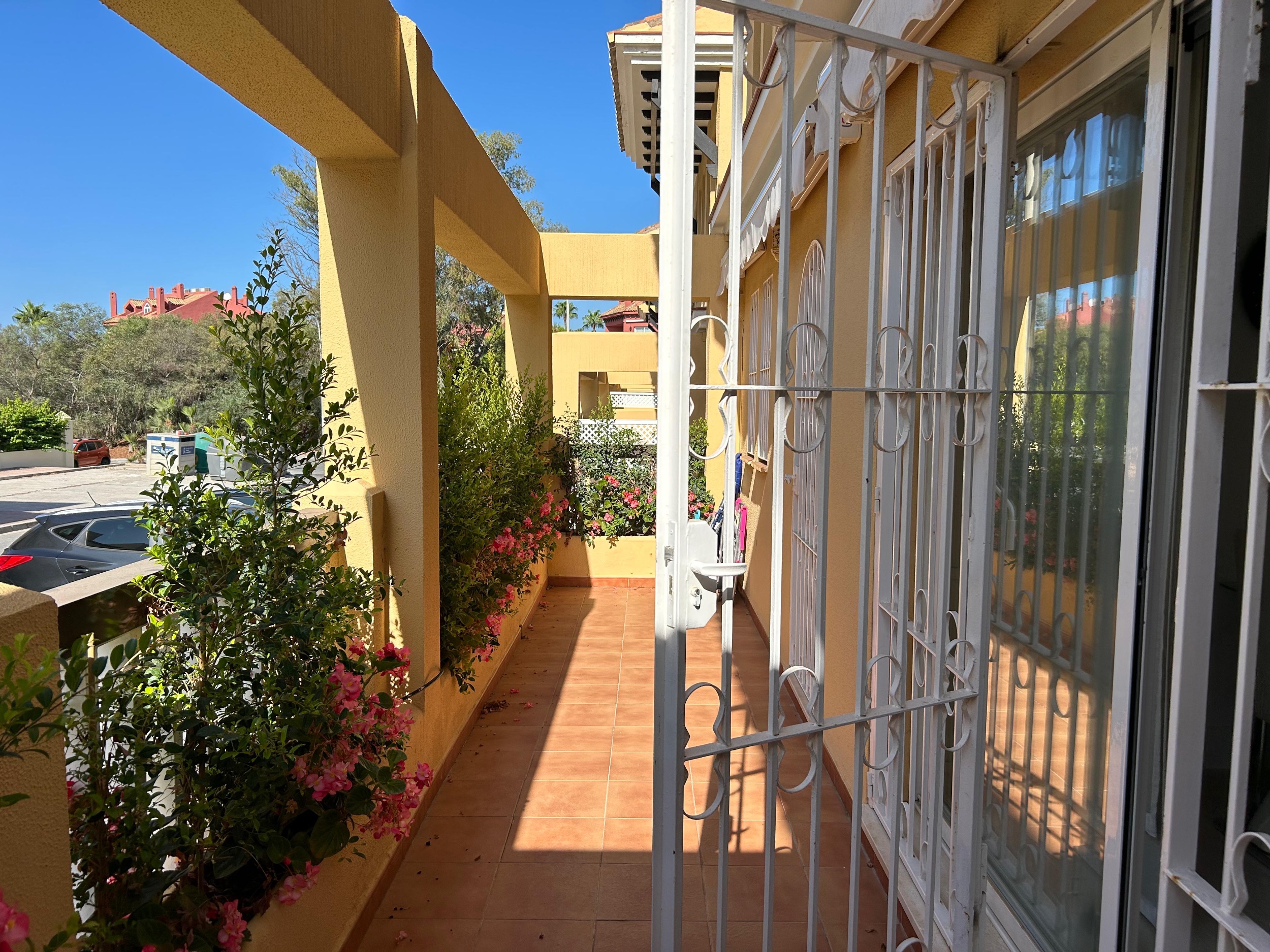 2 Bedroom Apartment in Marbella - Photo 24
