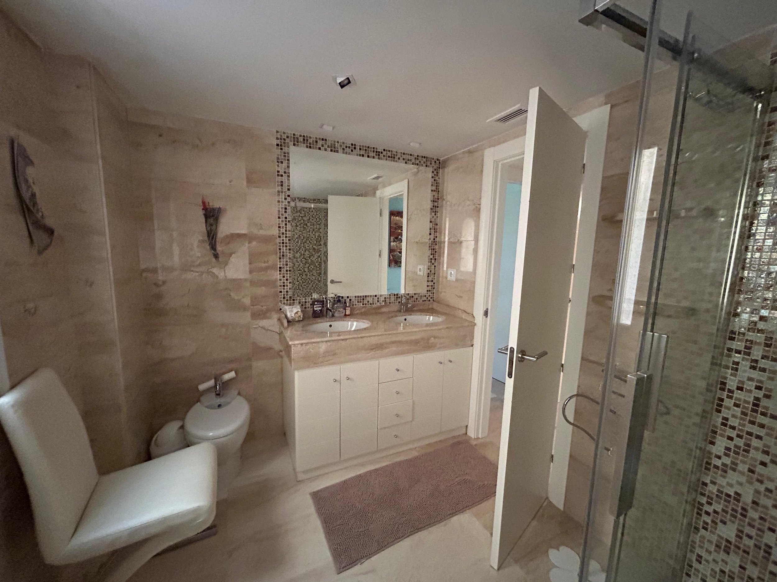 2 Bedroom Apartment in Marbella - Photo 21