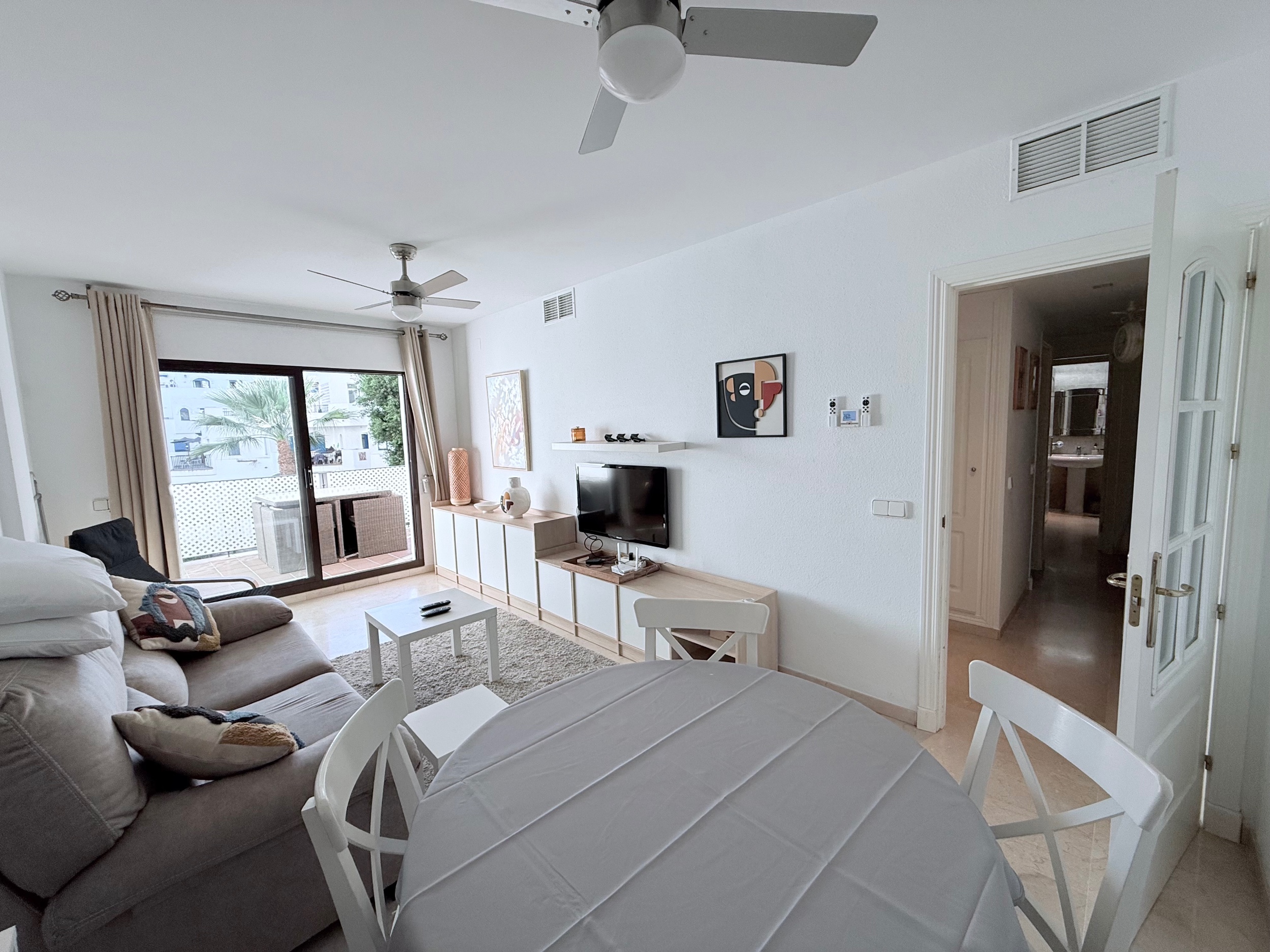 2 Bedroom Apartment in La Duquesa