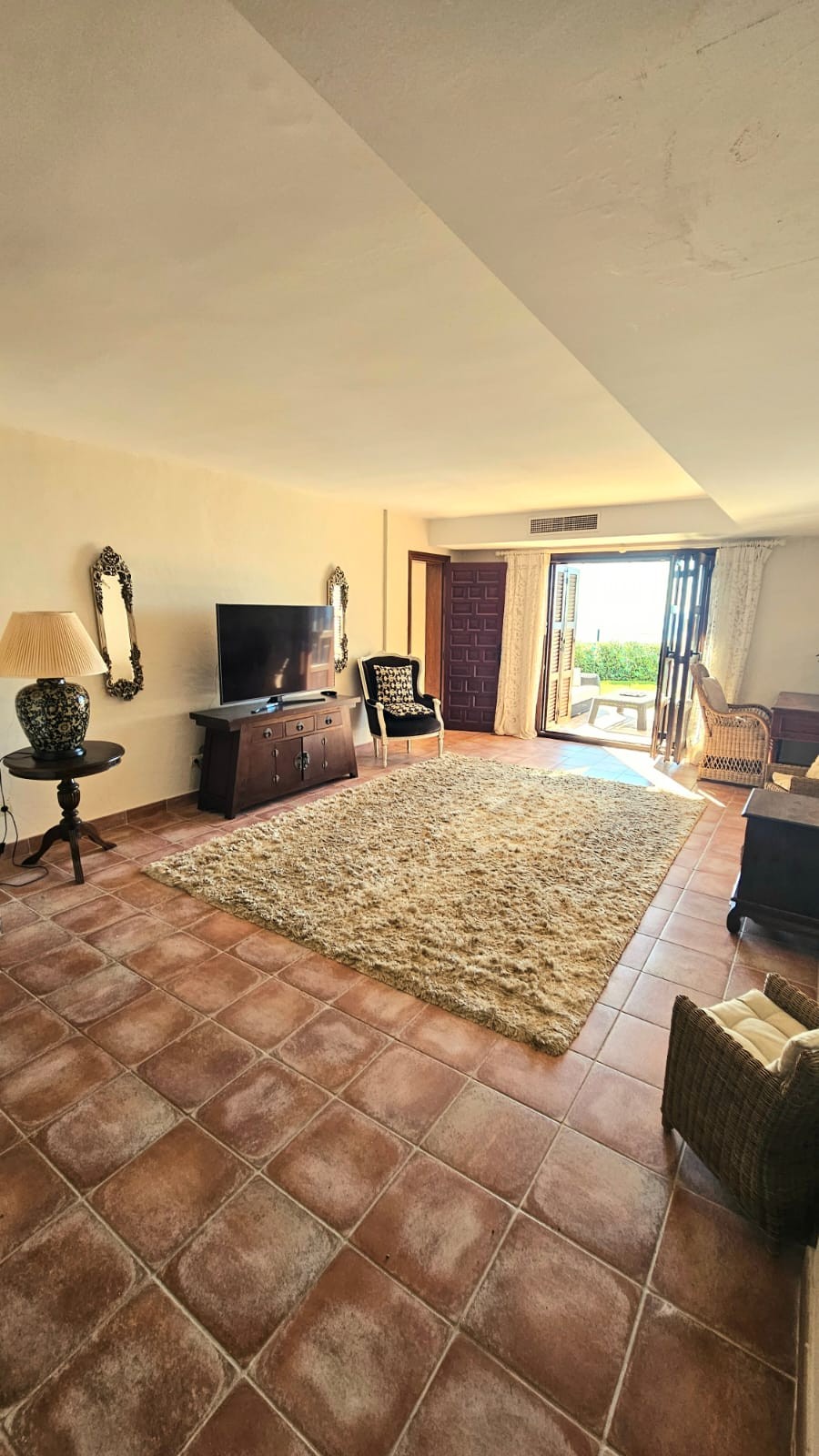 5 Bedroom Villa in Estepona - Photo 10