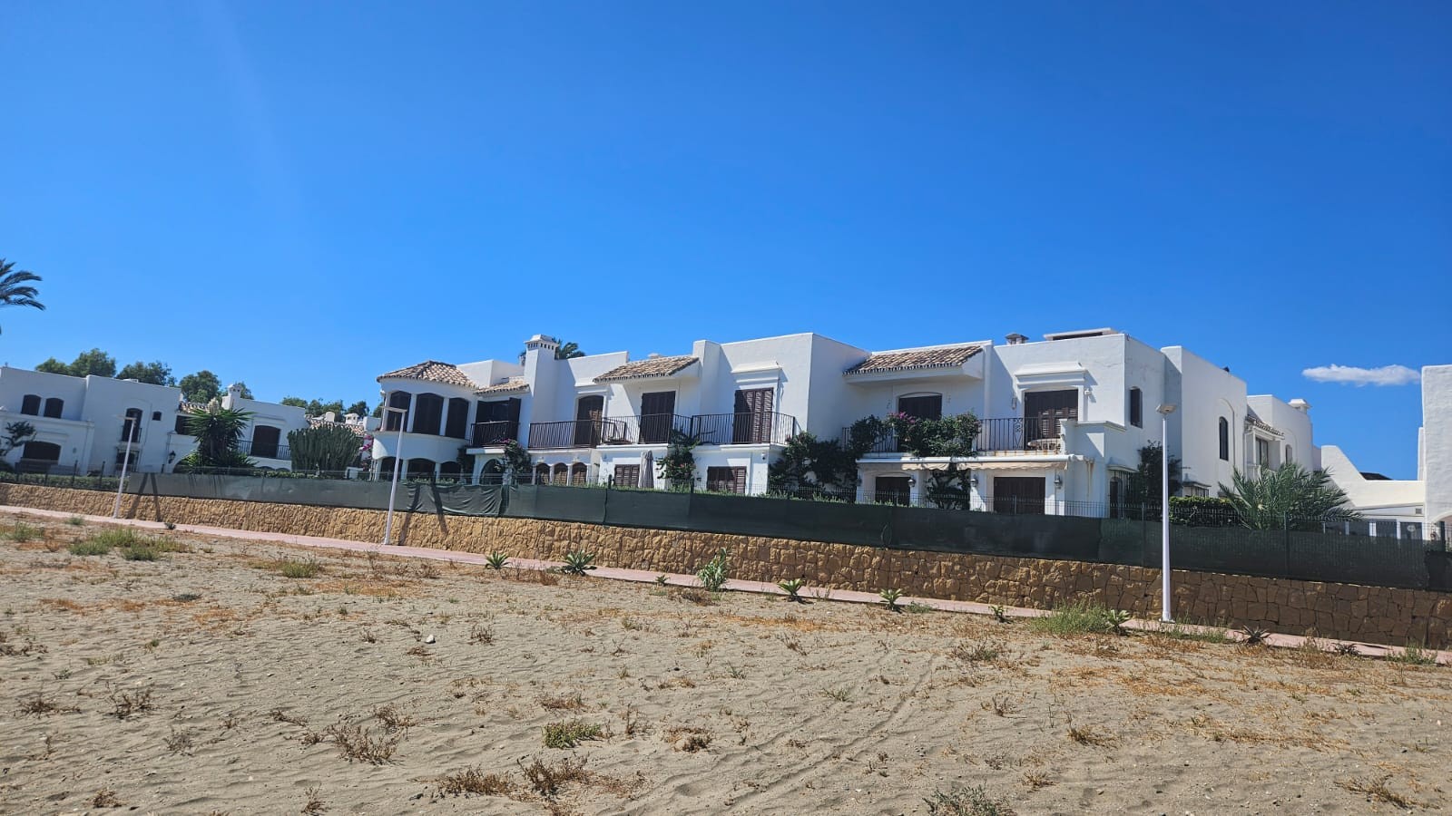 5 Bedroom Villa in Estepona - Photo 2