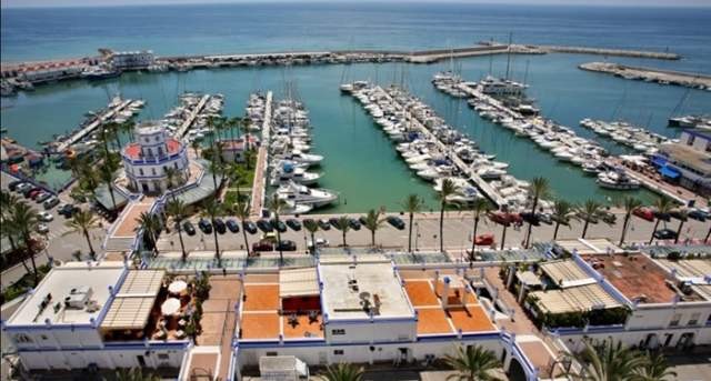 5 Bedroom Villa in Estepona - Photo 23