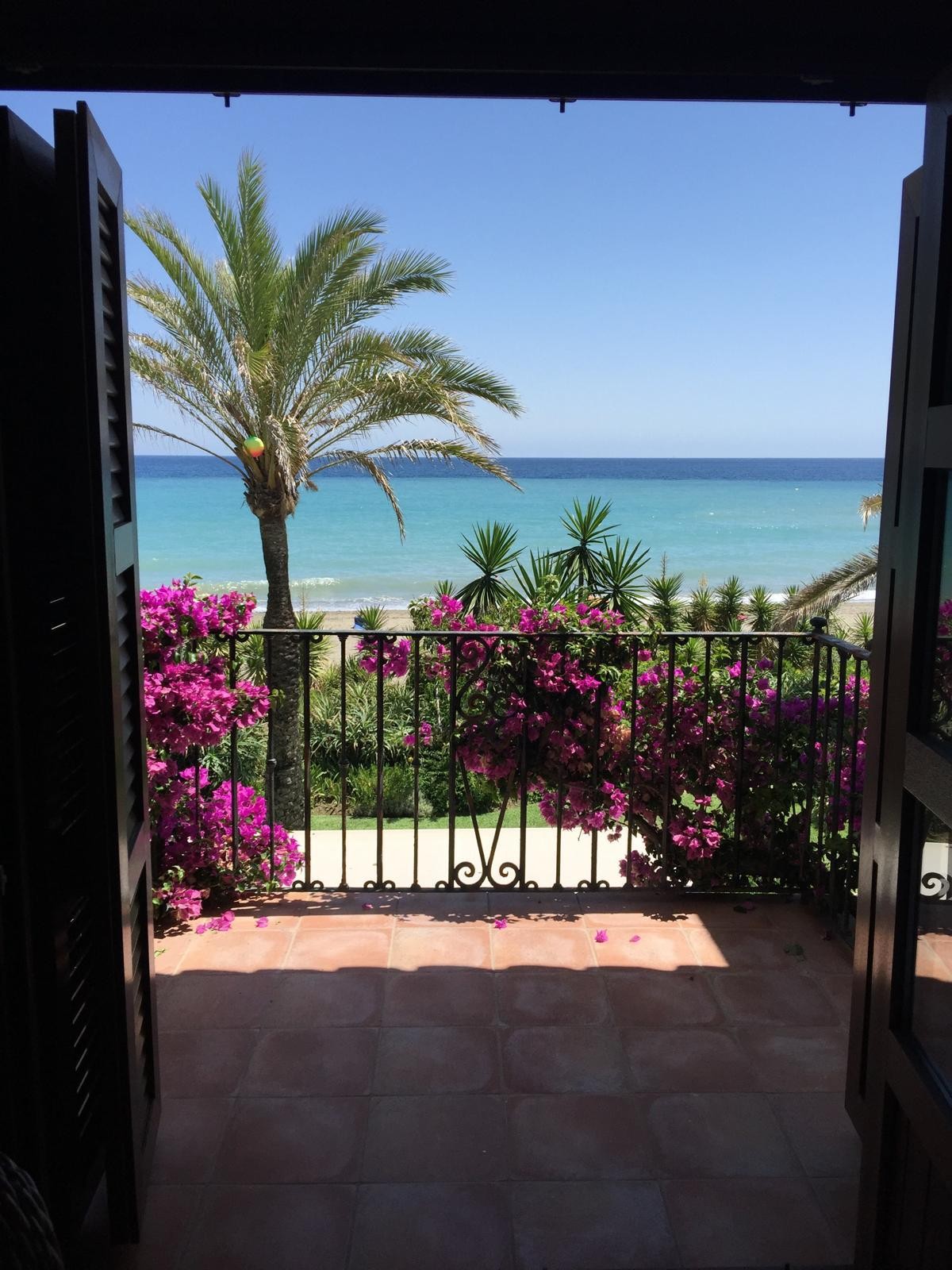 5 Bedroom Villa in Estepona - Photo 7