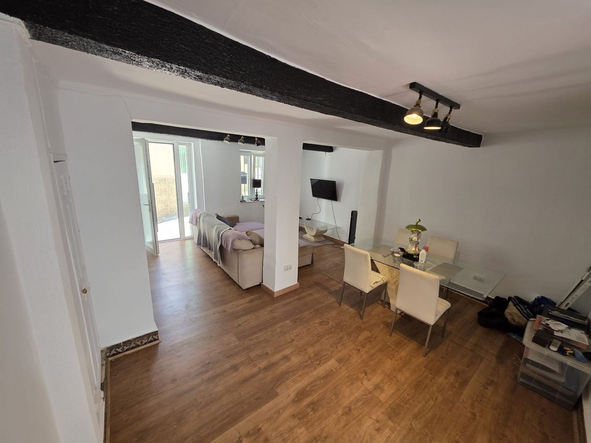 4 Bedroom Townhouse in Coín - Photo 6