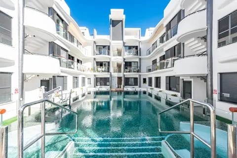 4 Bedroom Apartment in Estepona - Photo 9
