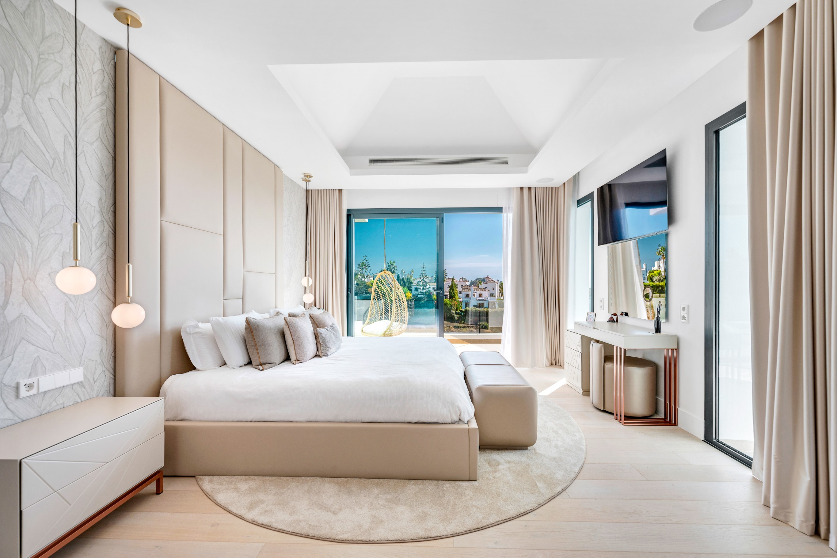 6 Bedroom Villa in Estepona - Photo 9