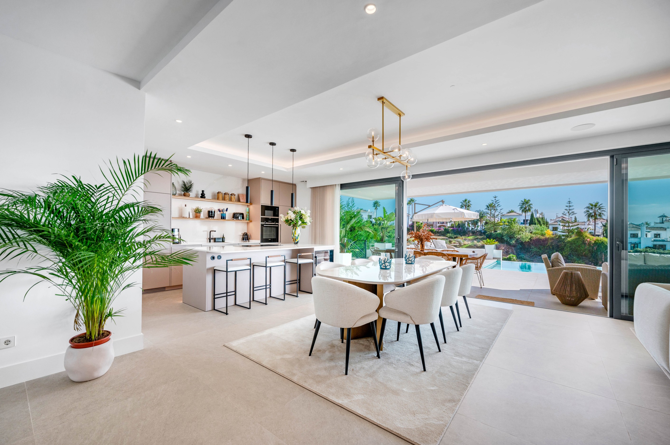 6 Bedroom Villa in Estepona - Photo 11