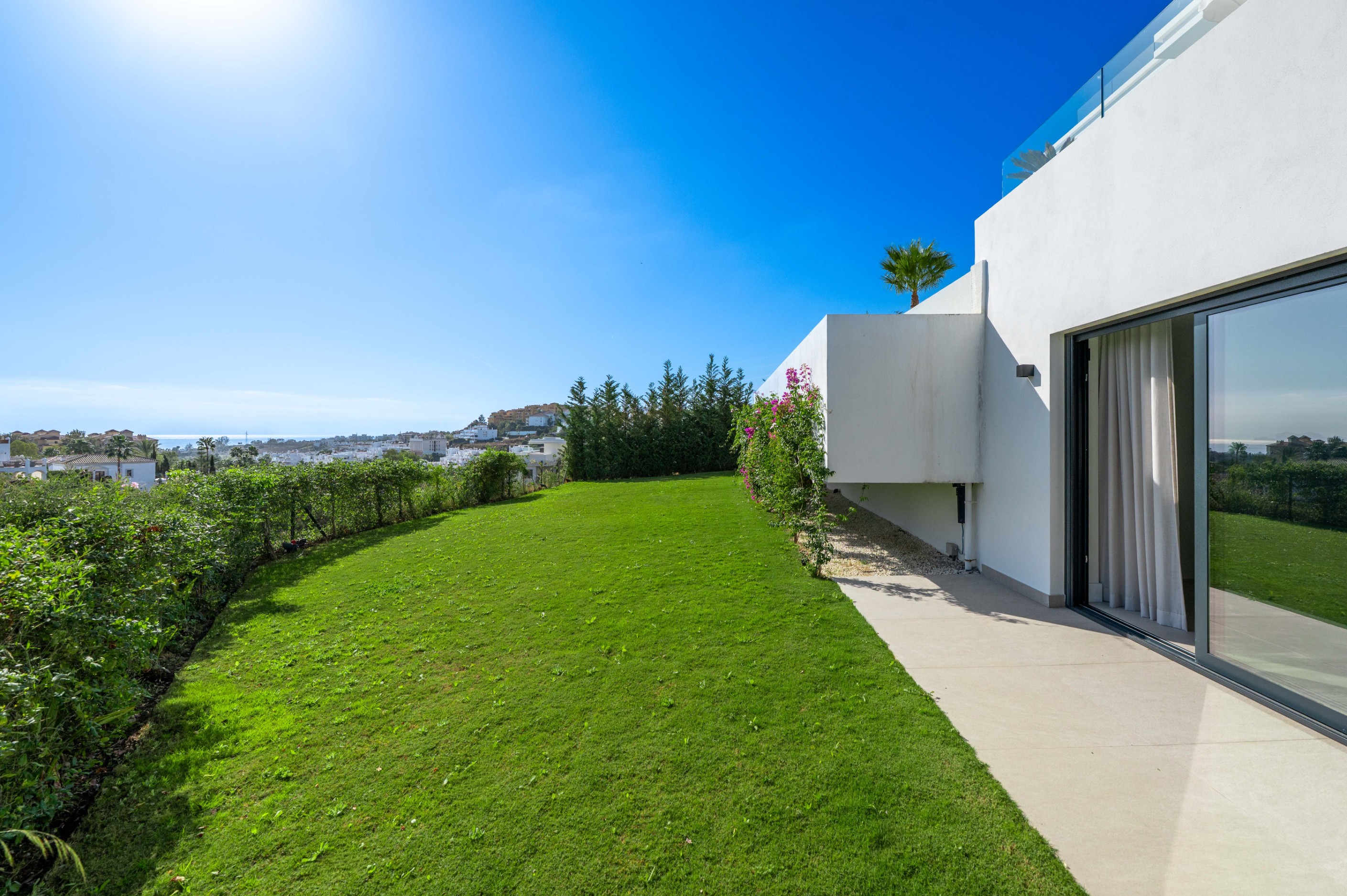 6 Bedroom Villa in Estepona - Photo 18