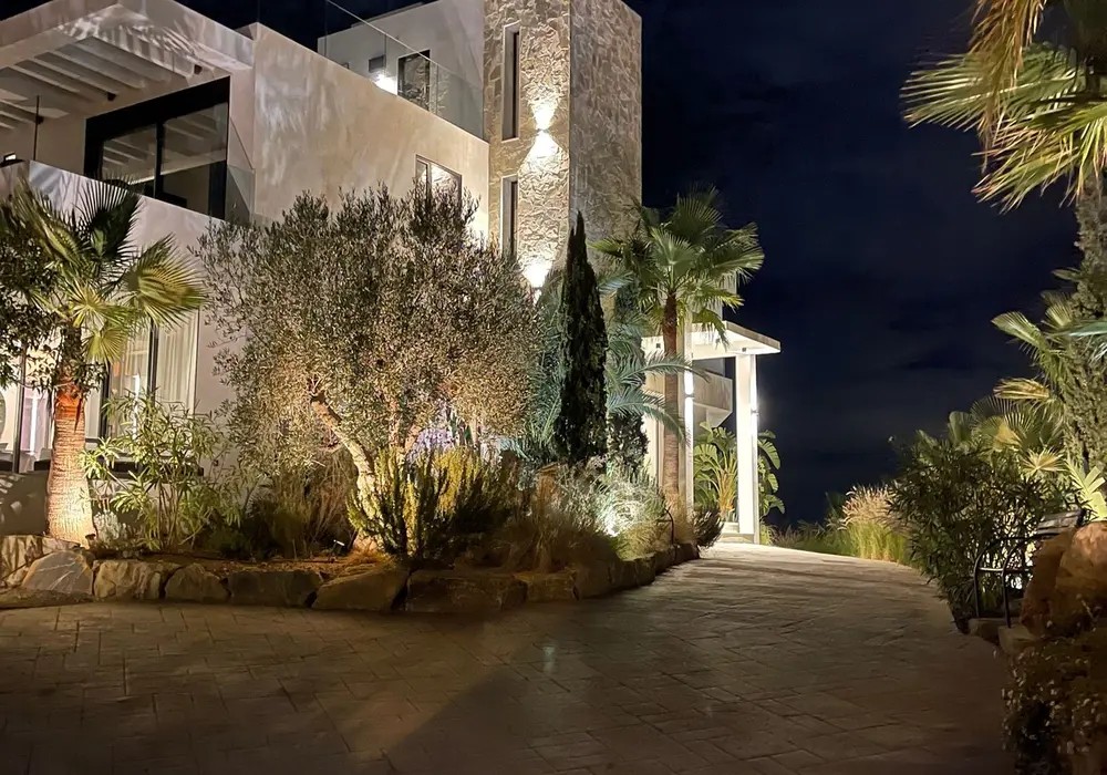 9 Bedroom Villa in Estepona - Photo 35