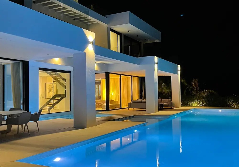 9 Bedroom Villa in Estepona - Photo 6