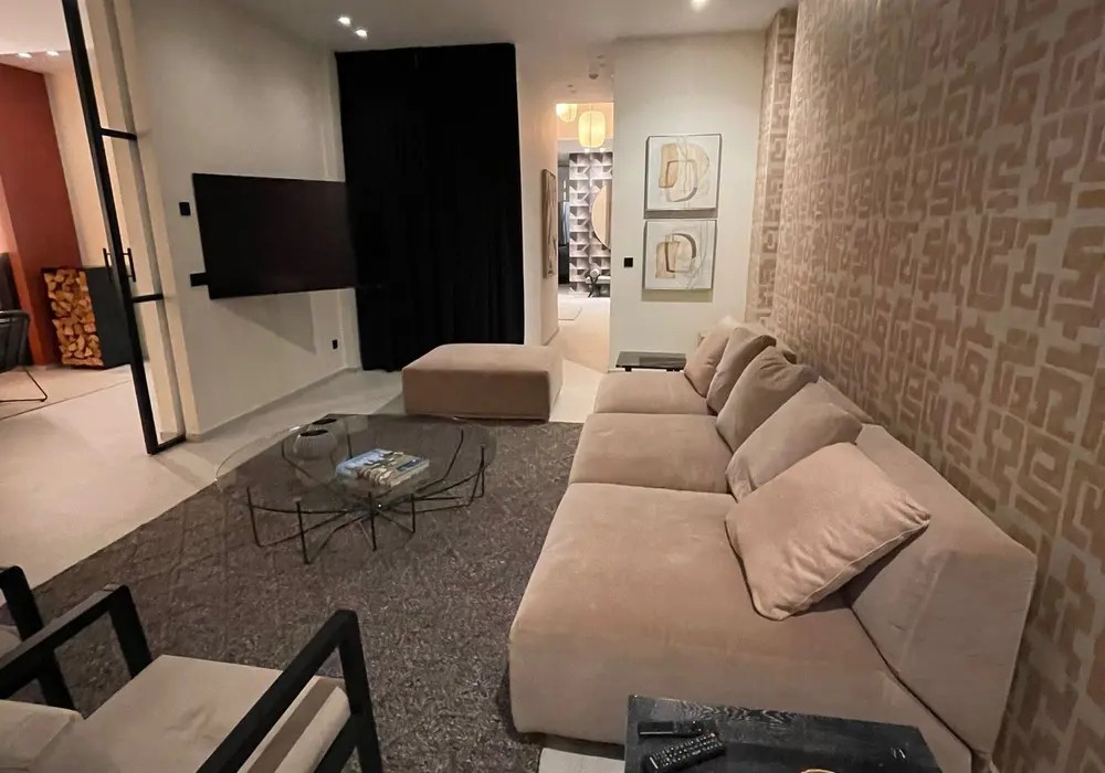9 Bedroom Villa in Estepona - Photo 16