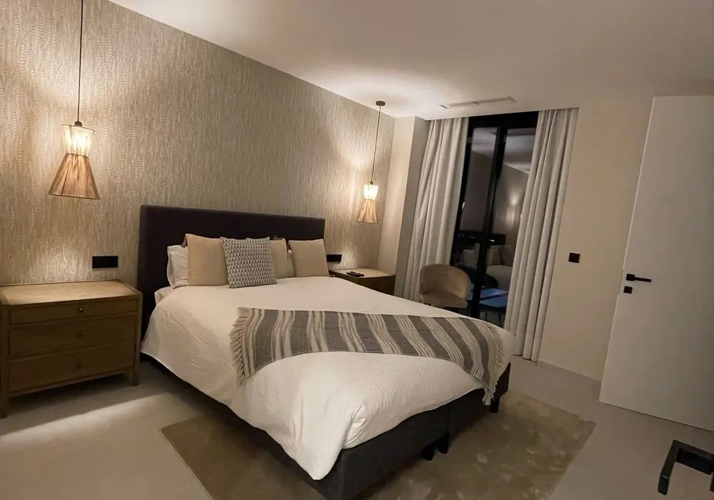 9 Bedroom Villa in Estepona - Photo 25