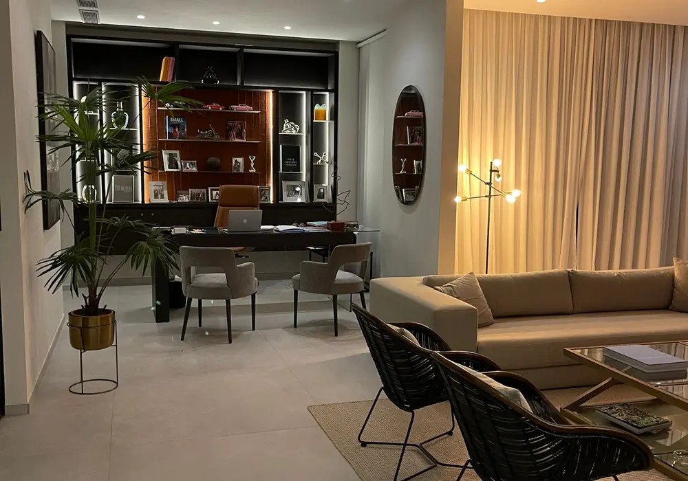 9 Bedroom Villa in Estepona - Photo 30