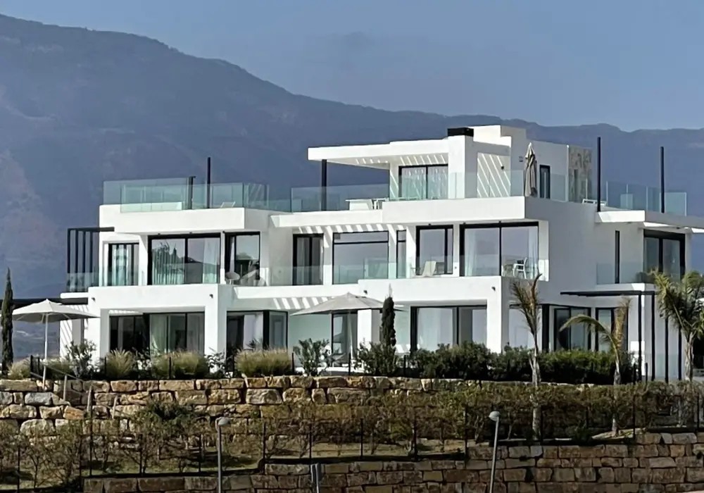 9 Bedroom Villa in Estepona - Photo 21