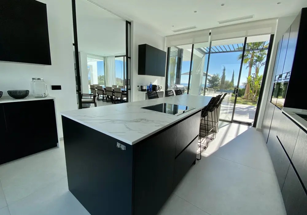 9 Bedroom Villa in Estepona - Photo 12