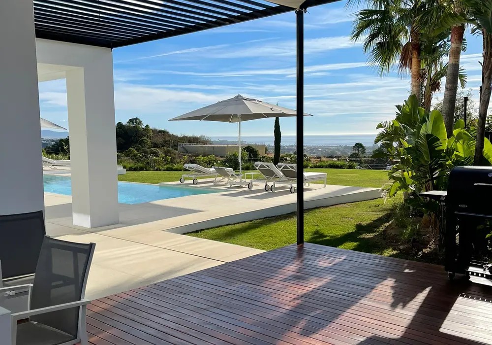 Villa in New Golden Mile