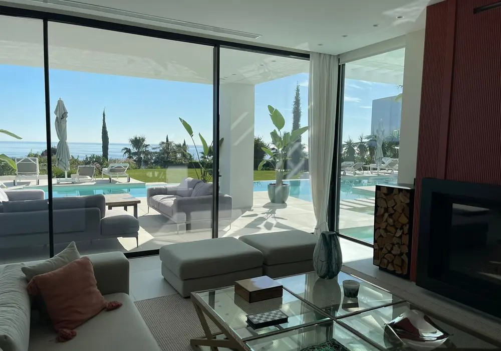 9 Bedroom Villa in Estepona - Photo 8