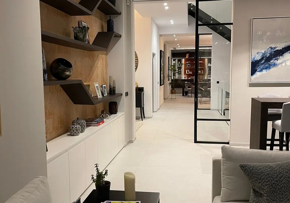 9 Bedroom Villa in Estepona - Photo 31