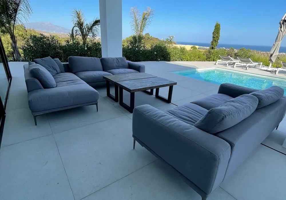 9 Bedroom Villa in Estepona - Photo 4
