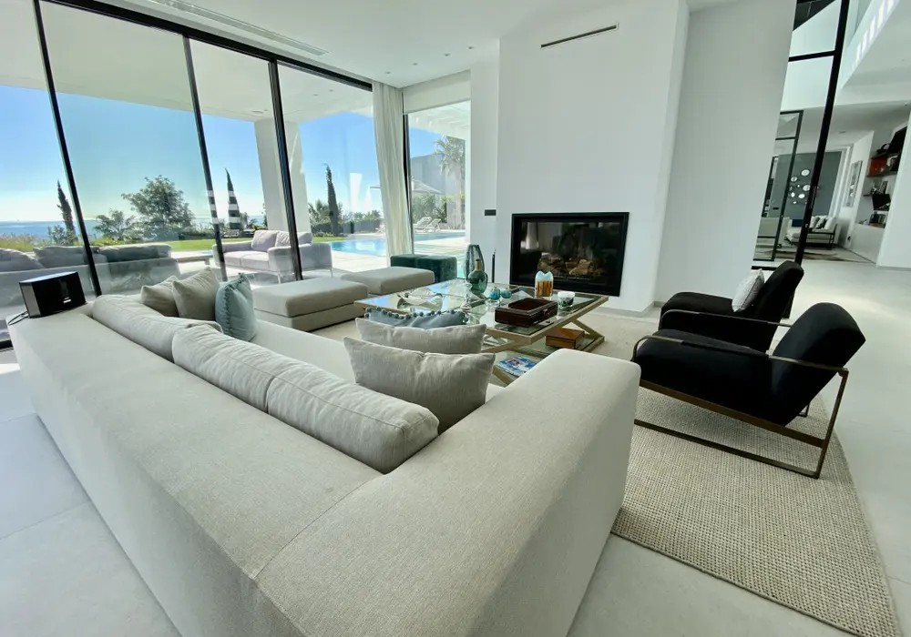 9 Bedroom Villa in Estepona - Photo 10