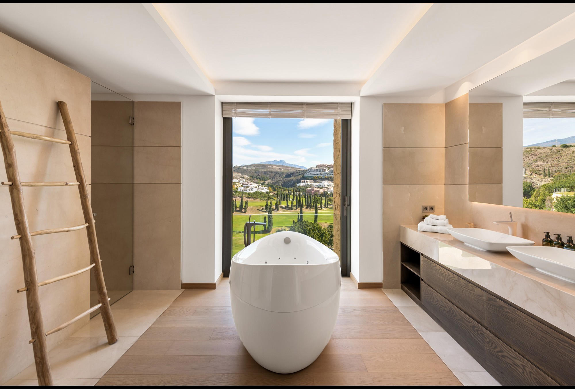 8 Bedroom Villa in Benahavís - Foto 14