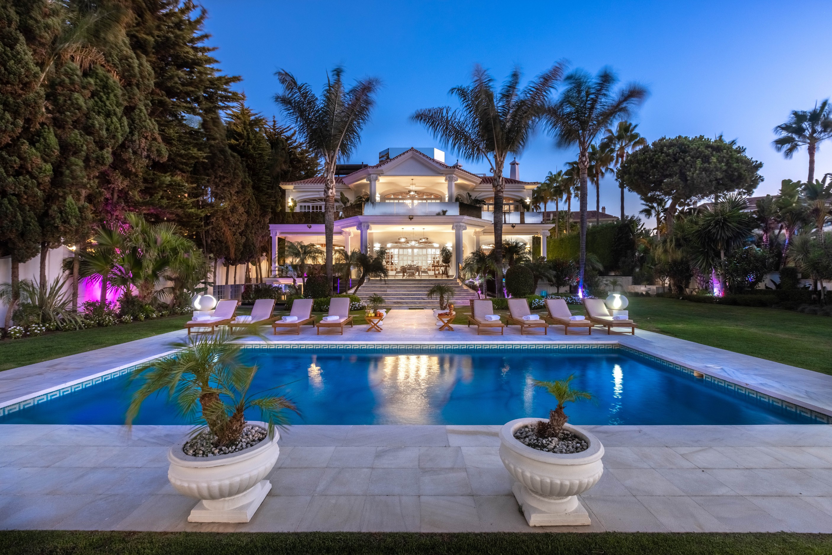 10 Bedroom Villa in Marbella - Photo 3